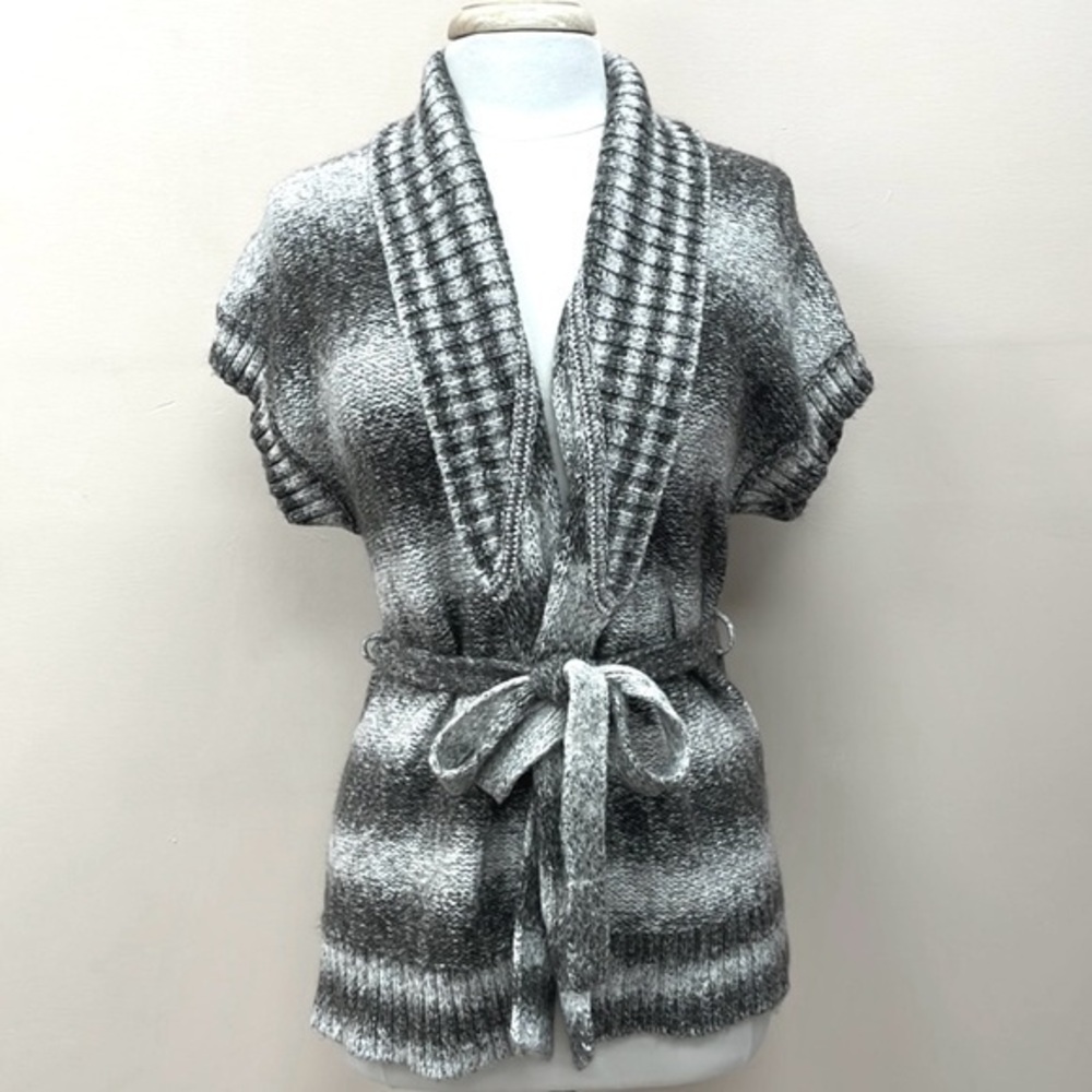 Gray Ombre Shawl Collar Belted Short-Sleeve Sweater!